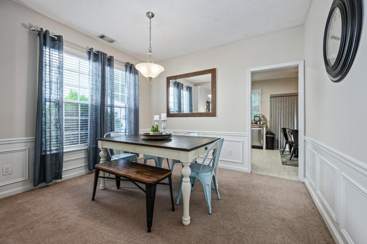 Enjoy This Amazing Home With Porch & Grill Near Dt Woodstock Exterior photo