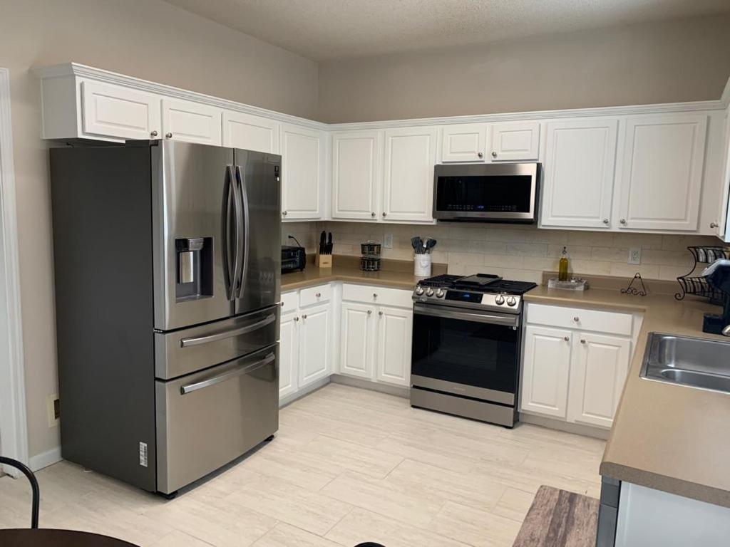 Enjoy This Amazing Home With Porch & Grill Near Dt Woodstock Room photo