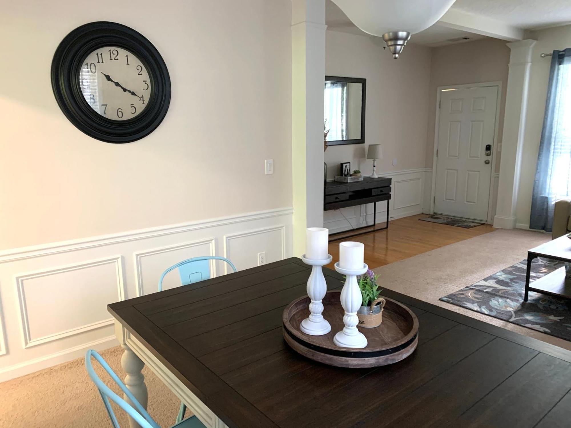 Enjoy This Amazing Home With Porch & Grill Near Dt Woodstock Room photo