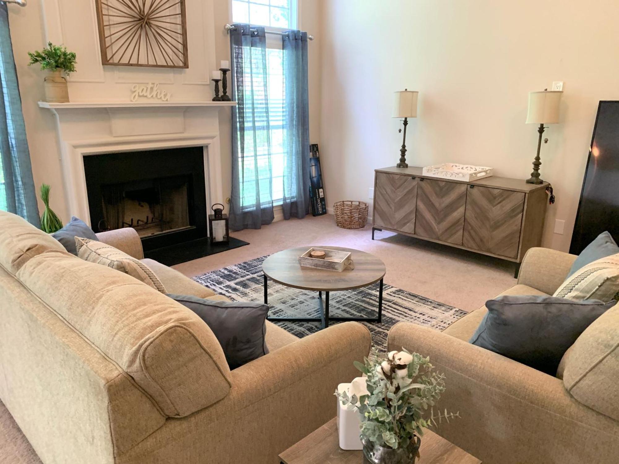 Enjoy This Amazing Home With Porch & Grill Near Dt Woodstock Room photo